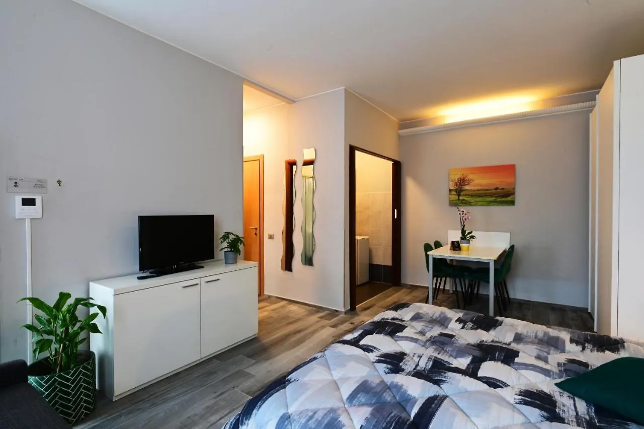 Apartment Holiday Homes Aparthotel Milano